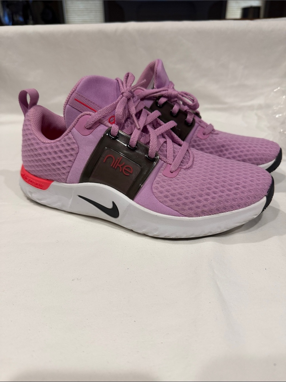 Nike Women's Lavender Mesh Slip-On Athletic Sneakers with Black Accents